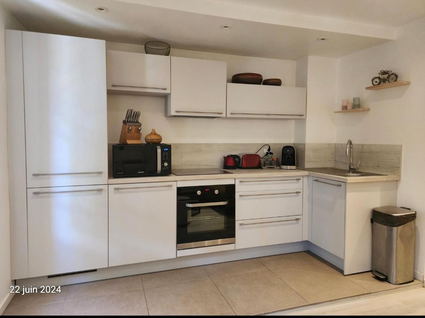 Apartment Cosy En Plein Centre Historique De Frejus